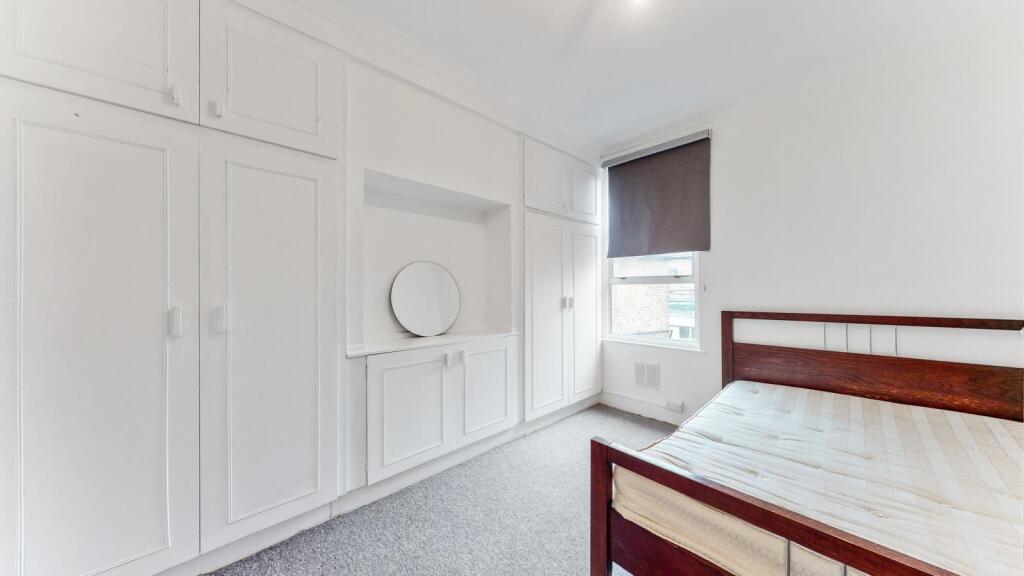 Apartment in London - View 3