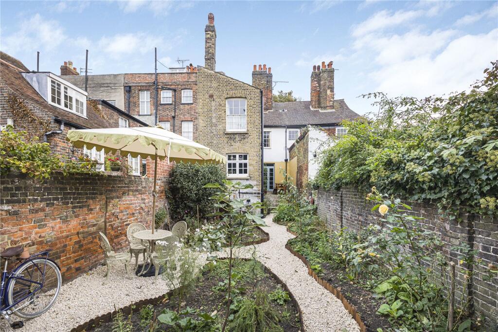 House in Rochester - View 2