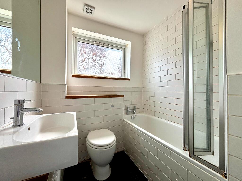 Holland Close, Bromley, BR2 photo 5