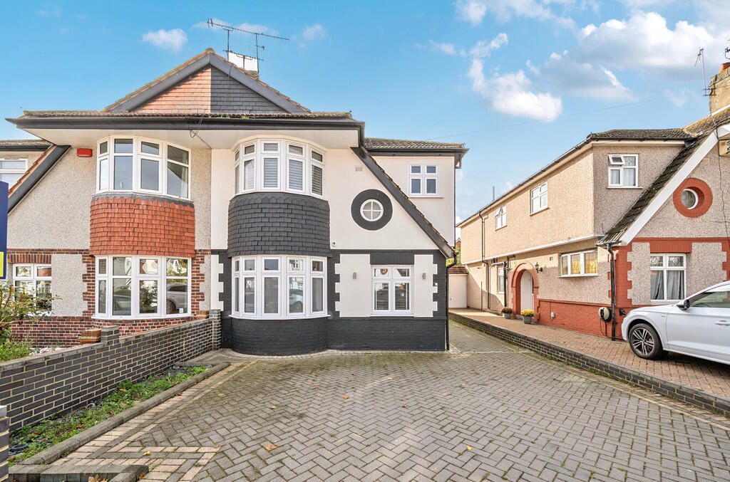 Main image of property: Old Farm Avenue, Sidcup, DA15 8AJ