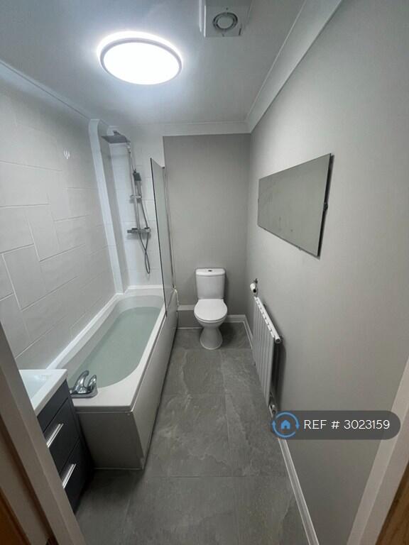 Apartment in Reading - View 4