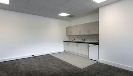 696 Stirling Road 5.jpg