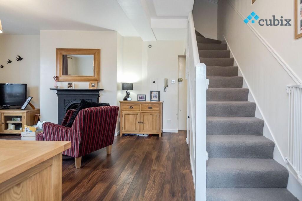 2 bedroom maisonette for rent