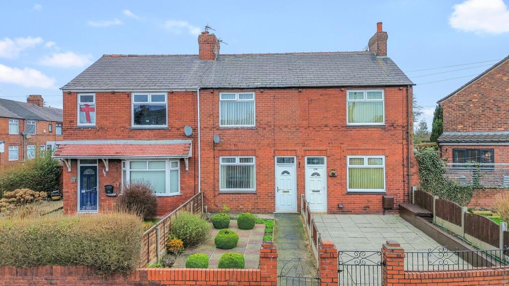 2-bed terraced on Broad Oak Road, St. Helens, WA9, £90,000
