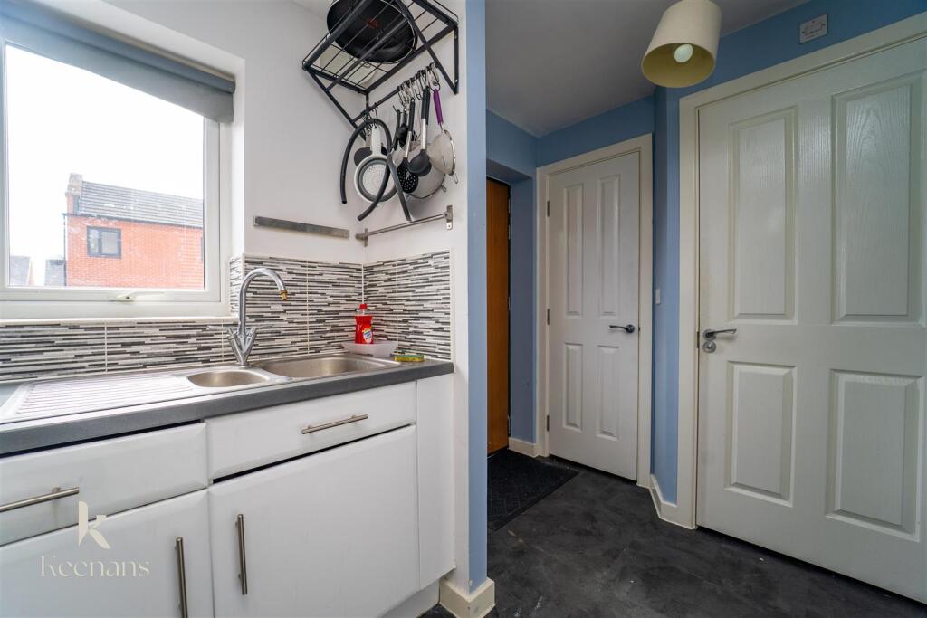 House in Salford, Greater Manchester - View 5