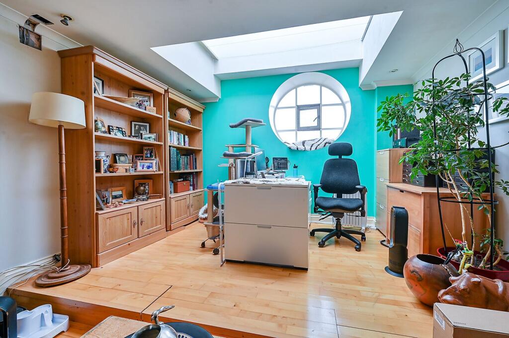 Apartment in London - More