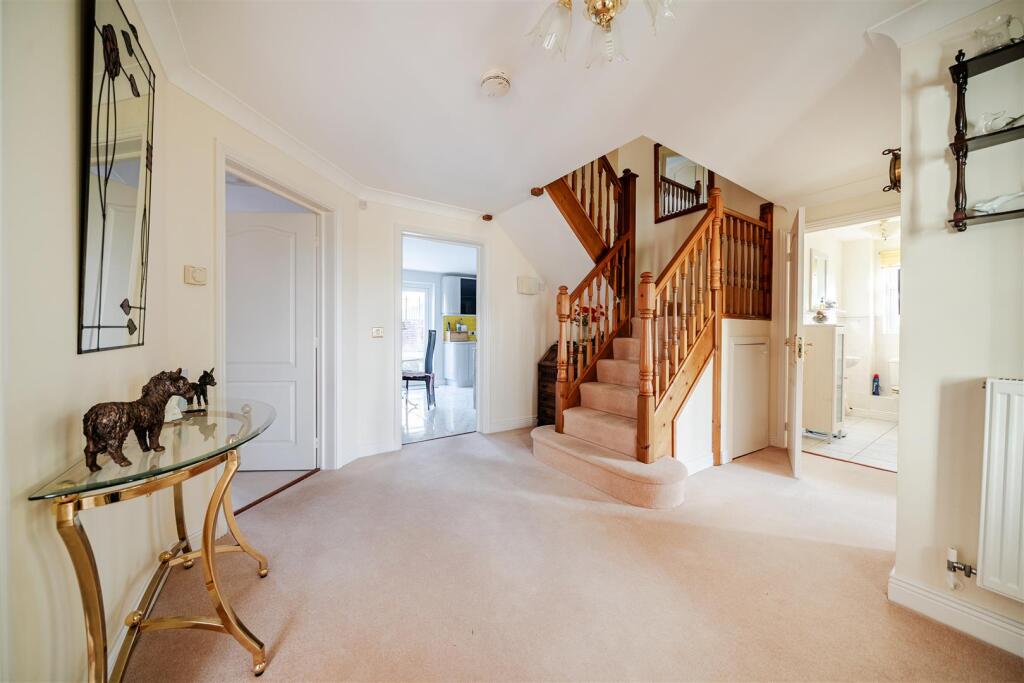 Portal Close, Chippenham photo 3