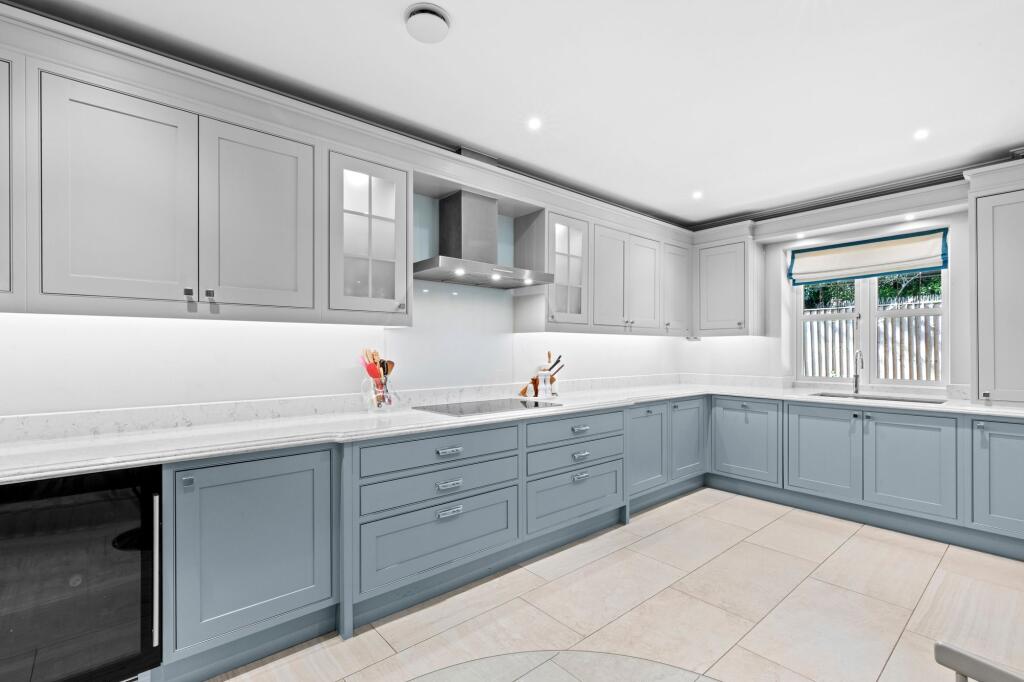 Apartment in Knotty Green, Penn - View 3
