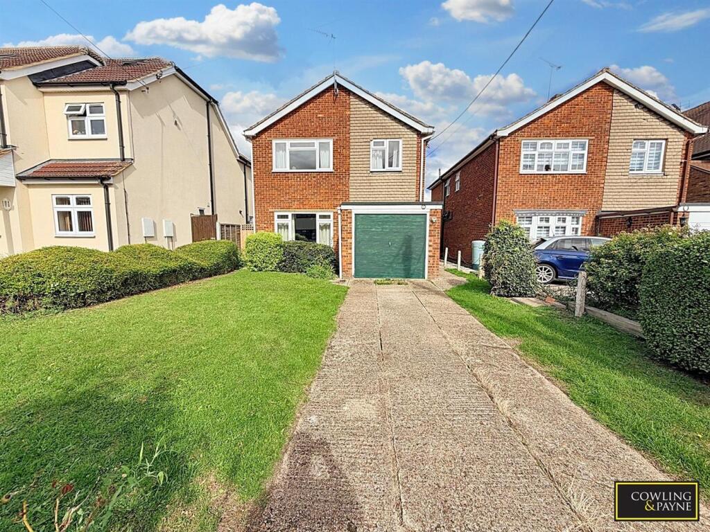 3-bed detached on Wick Beech Avenue, Wickford, £440,000