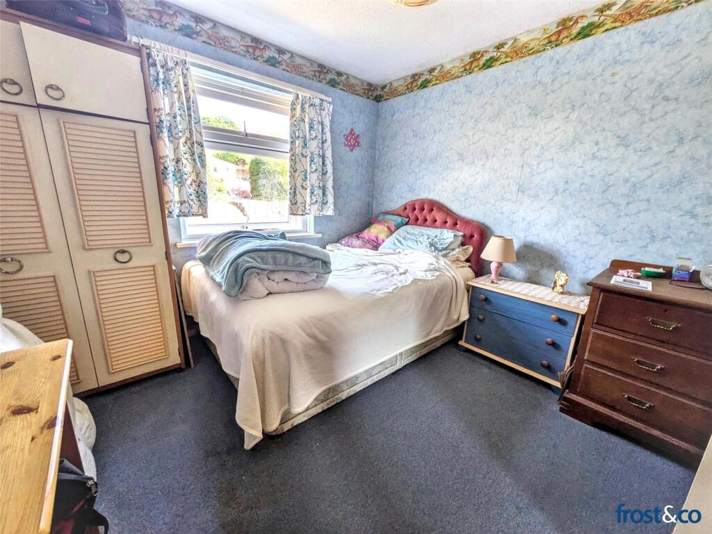 Apartment in Poole, Lilliput - More