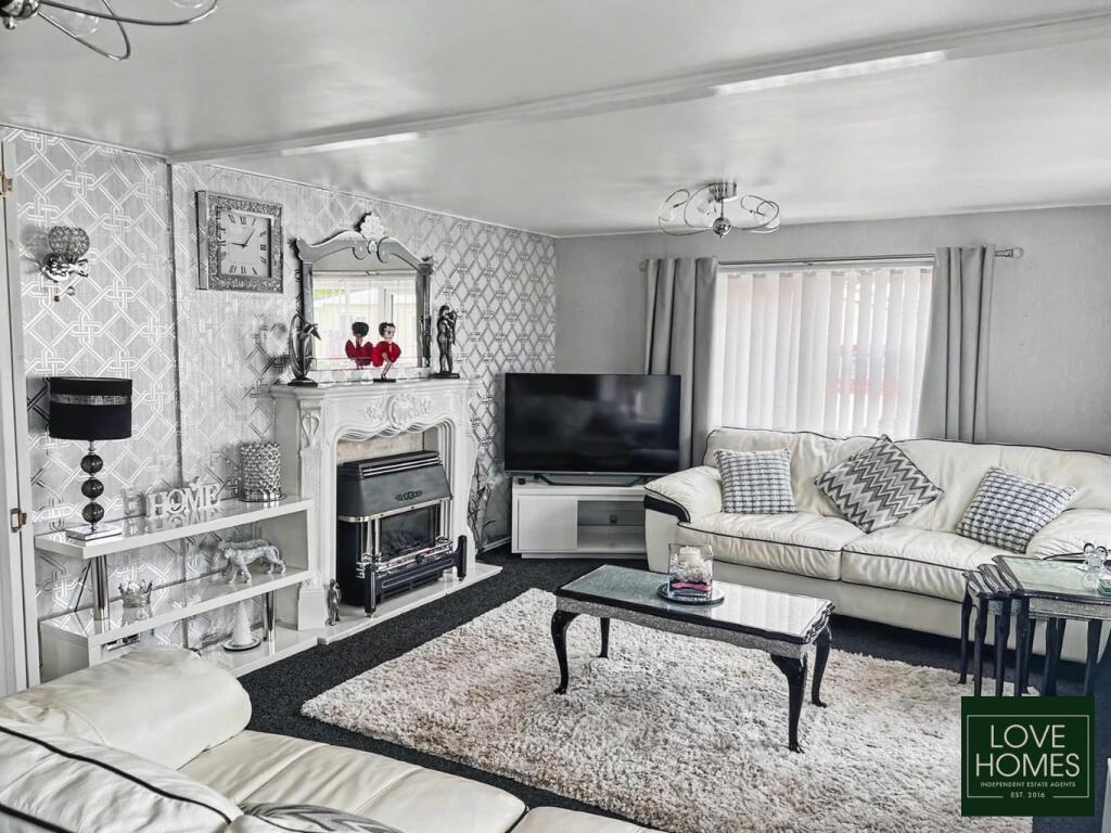 Jensen Drive, Carr Bridge Residential Park, Blackpool, Lancashire, FY4 5RL photo 3