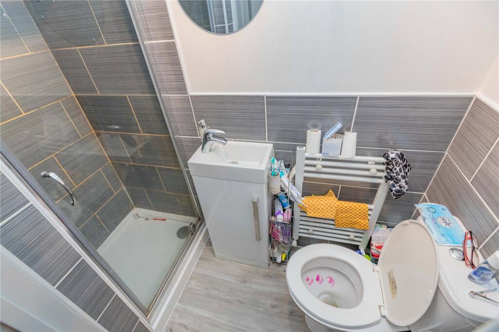 6 bedroom house for rent