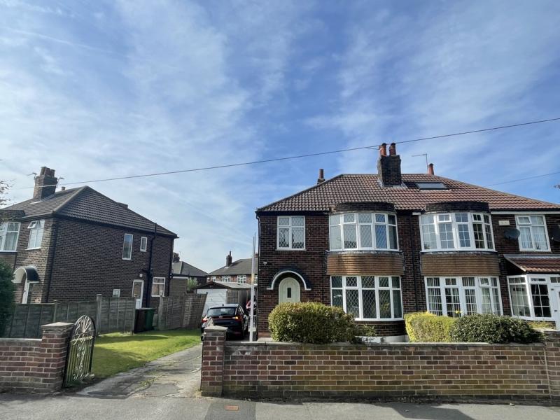 Main image of property: Carr Manor View, Leeds, LS17