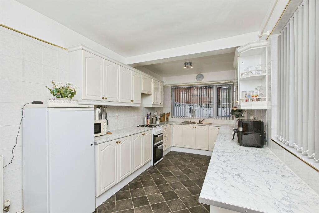 House in Derby, Wilmorton - More