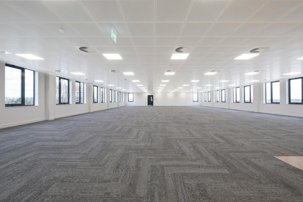 Column free offices
