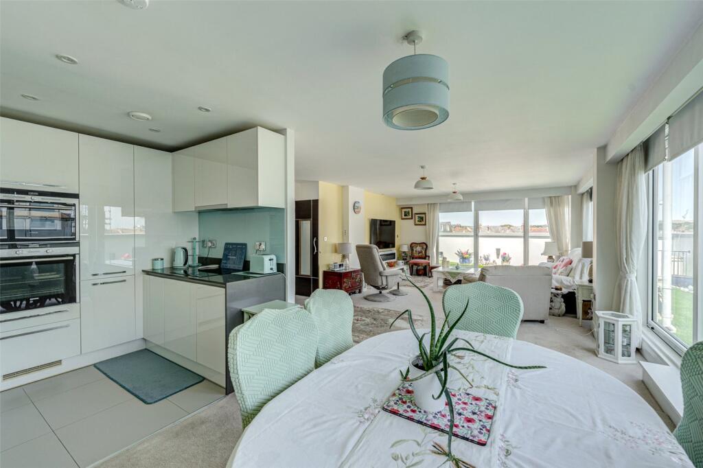Apartment in Brighton - View 3