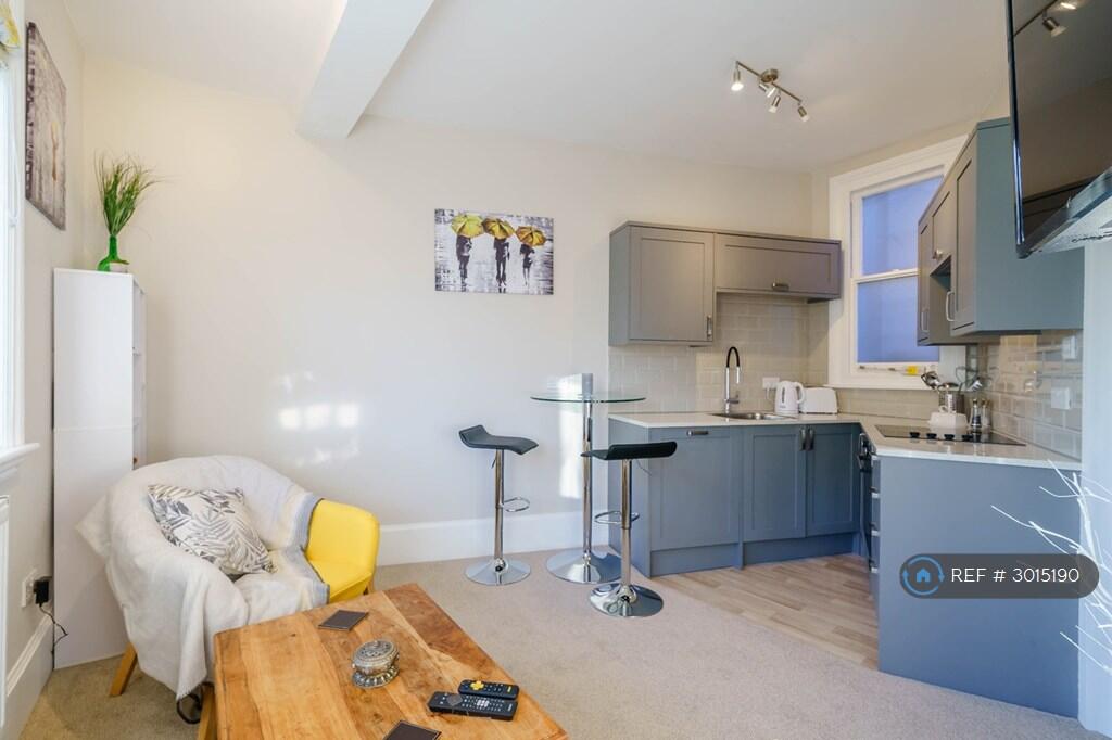 Apartment in Reading - More