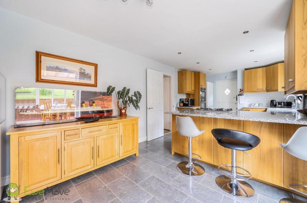 Tadley Hill, Tadley, Hampshire, RG26 photo 4