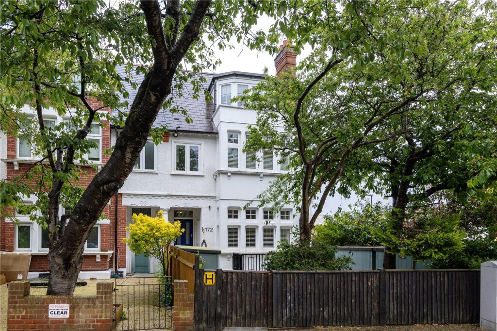 Main image of property: Sheen Road, Richmond, TW9