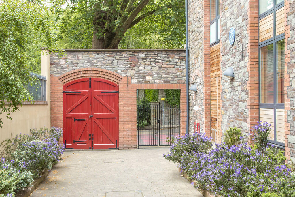 Main image of property: Cabot Mews, Redcross Street