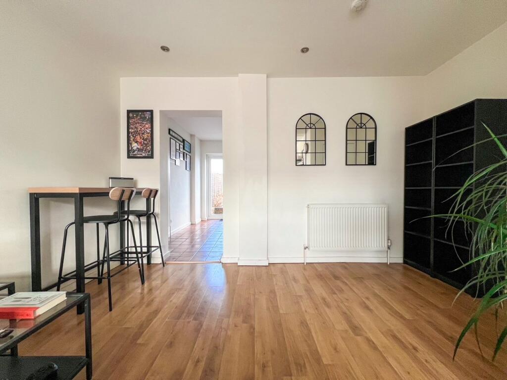 First Avenue, West Molesey, KT8 photo 4