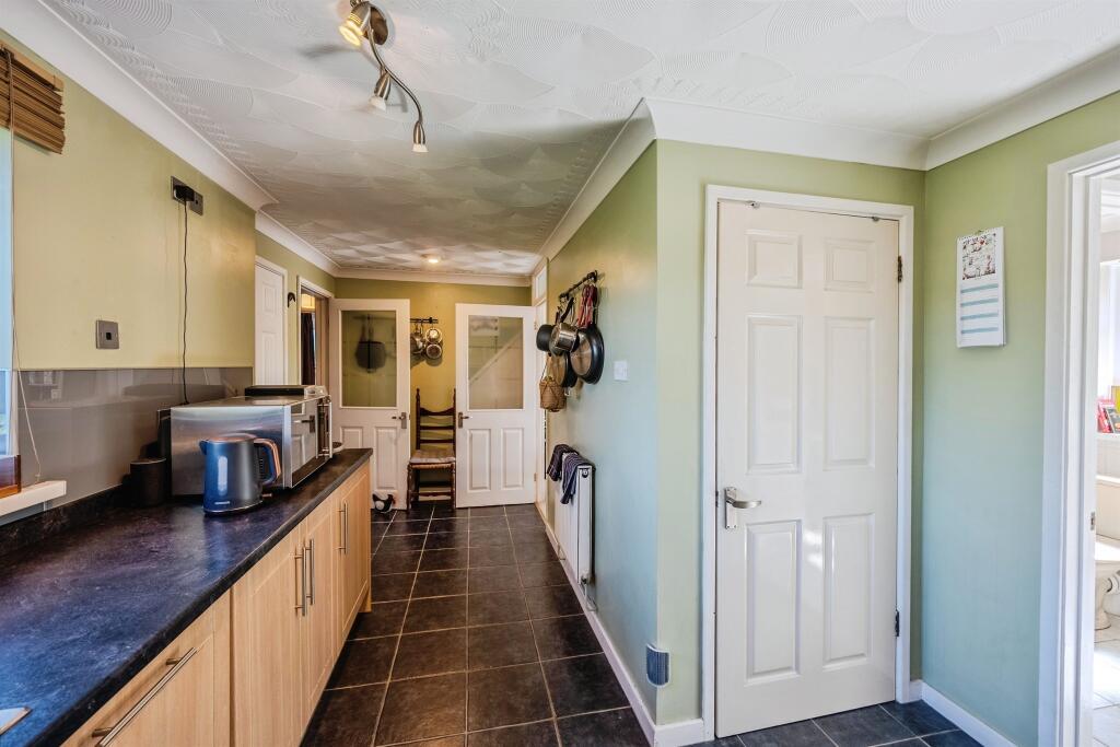 House in Newport, Chepstow - More