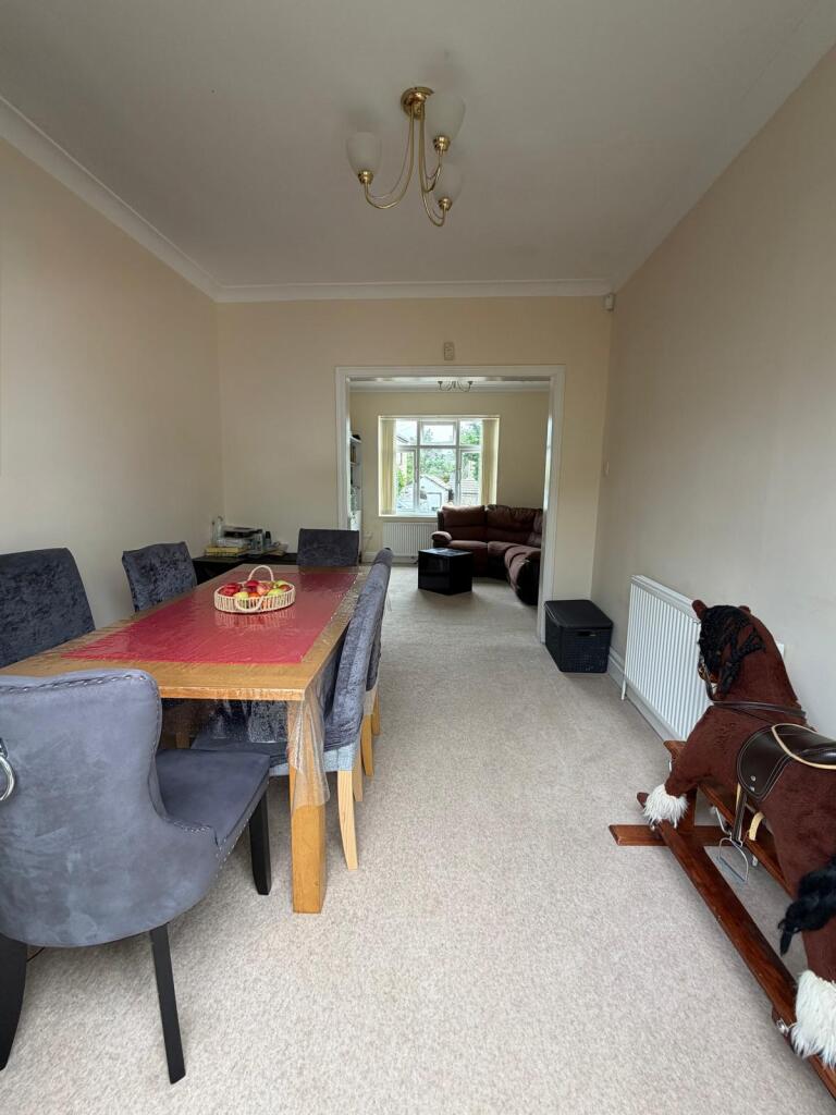 Leafield Crescent, Bradford, BD2 photo 4