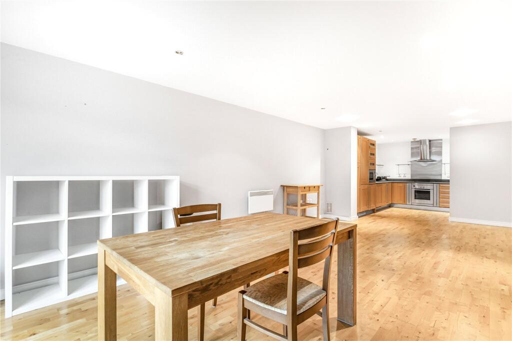 Apartment in London - More