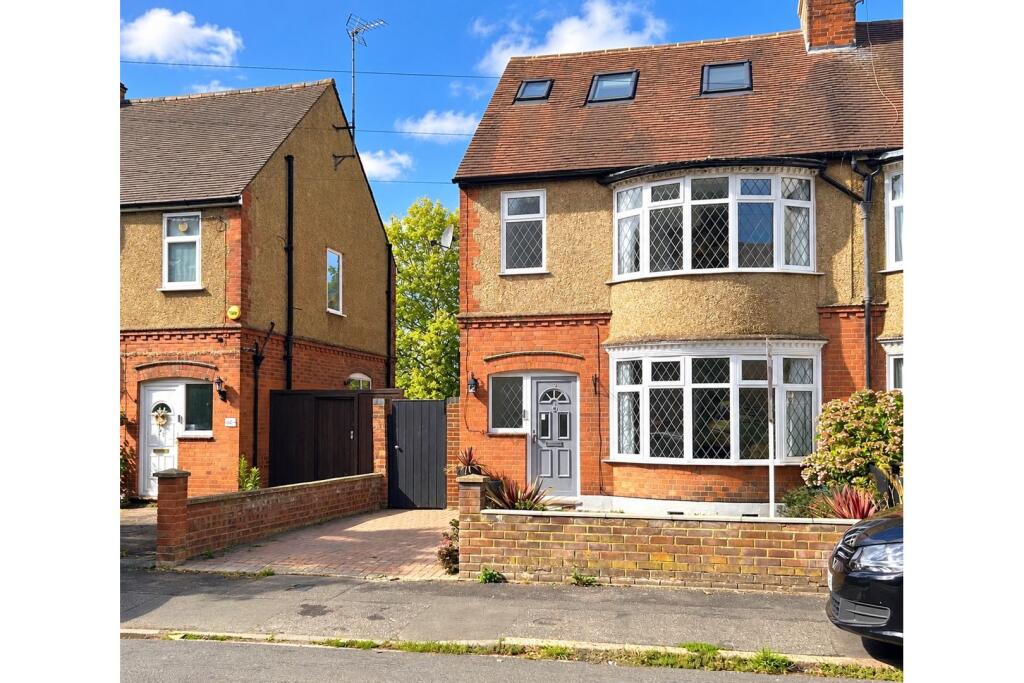 Main image of property: wardown crescent, Luton, LU2