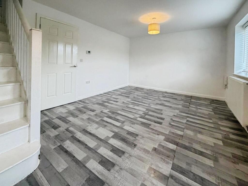 Guilsborough Road, Eye, PE6 photo 2