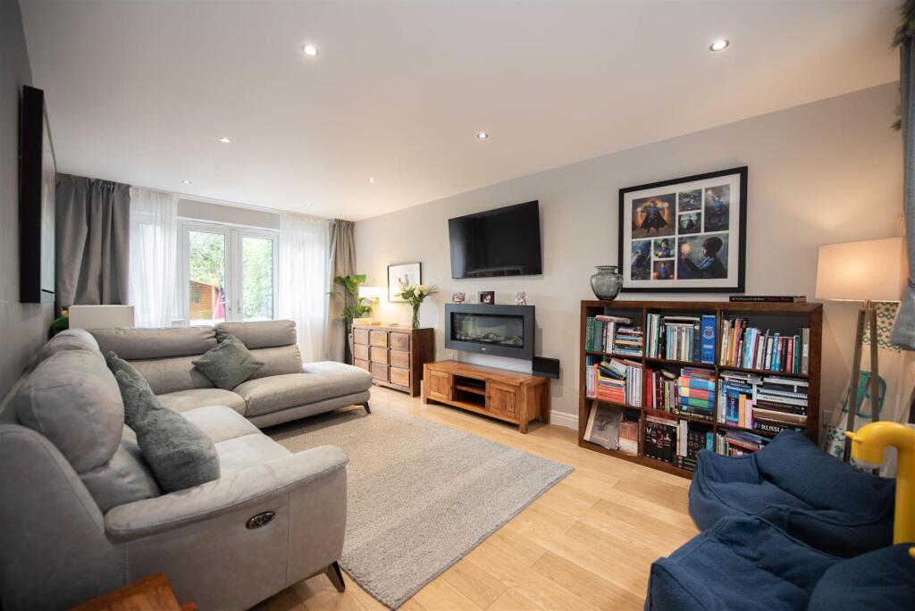 Edison Way, Nottingham - View 3