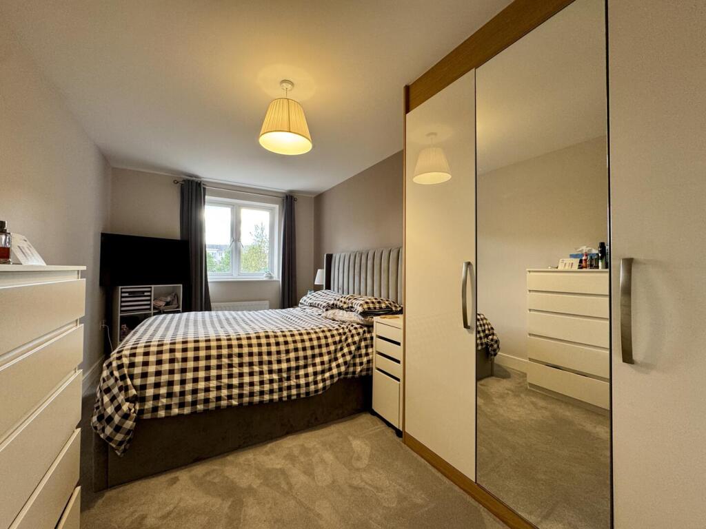 House in Maidenhead, Fishery - More