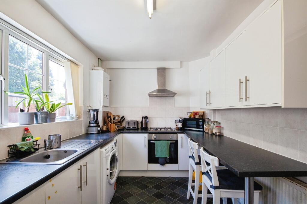 House in Rotherham, Thorpe Common - More