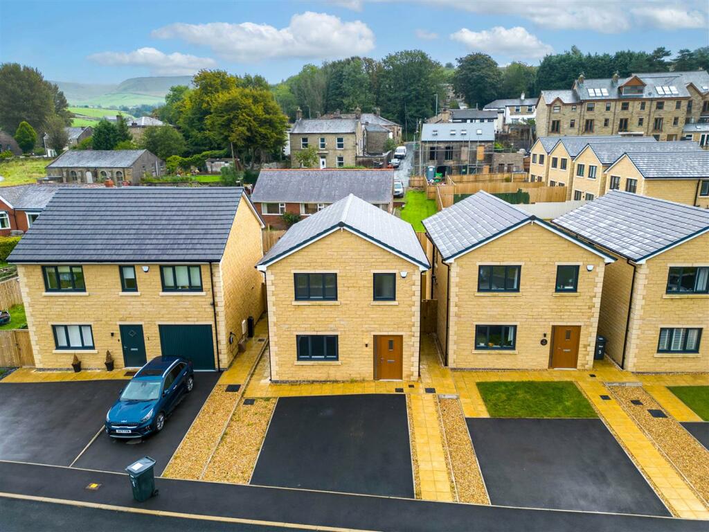3-bed detached on Holcombe view, Ramsbottom, Bury, £350,000