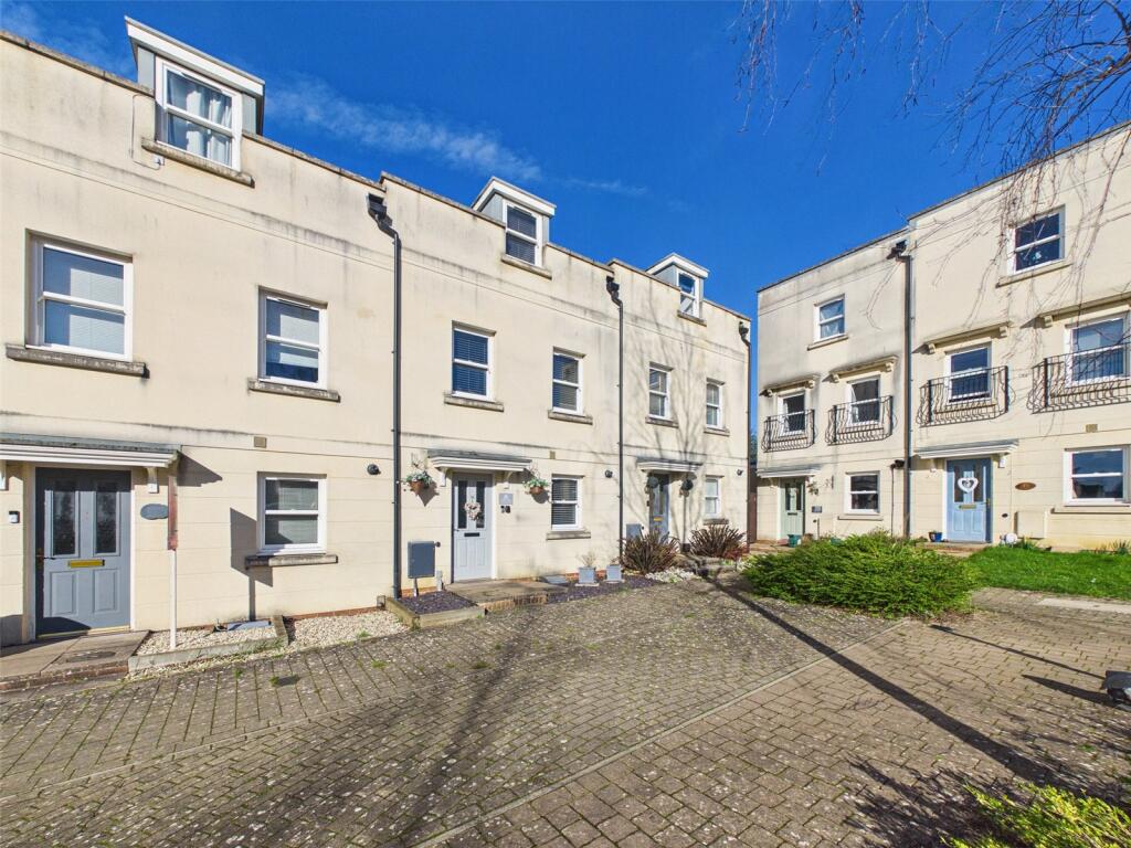 3-bed terraced on Joyford Passage, Cheltenham, Gloucestershire, GL52, £310,000