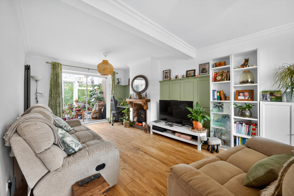 House in London - View 4