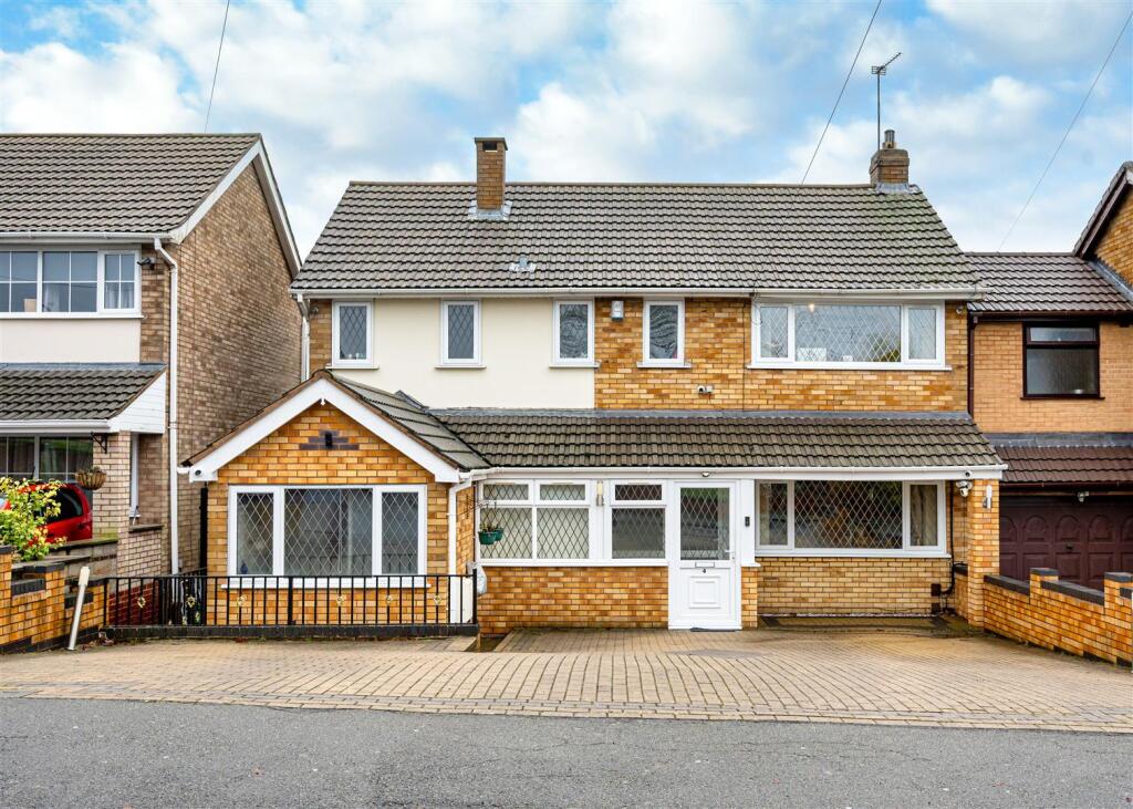 Main image of property: 4 Coton Road, Penn, Wolverhampton, WV4 5AX