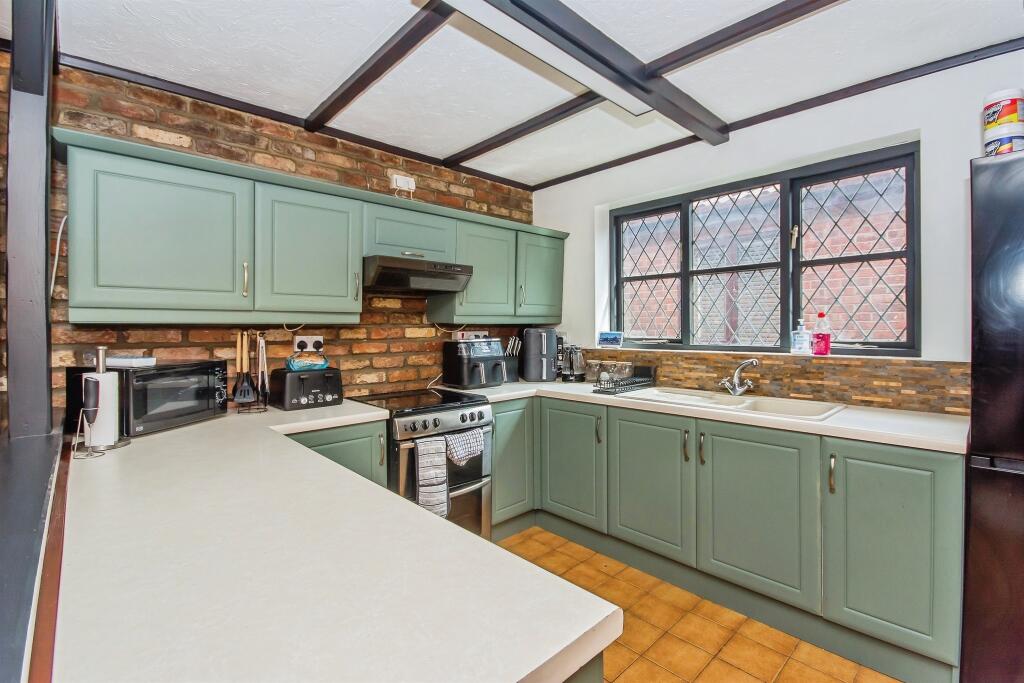 Carlton Close, Leverington, Wisbech photo 4