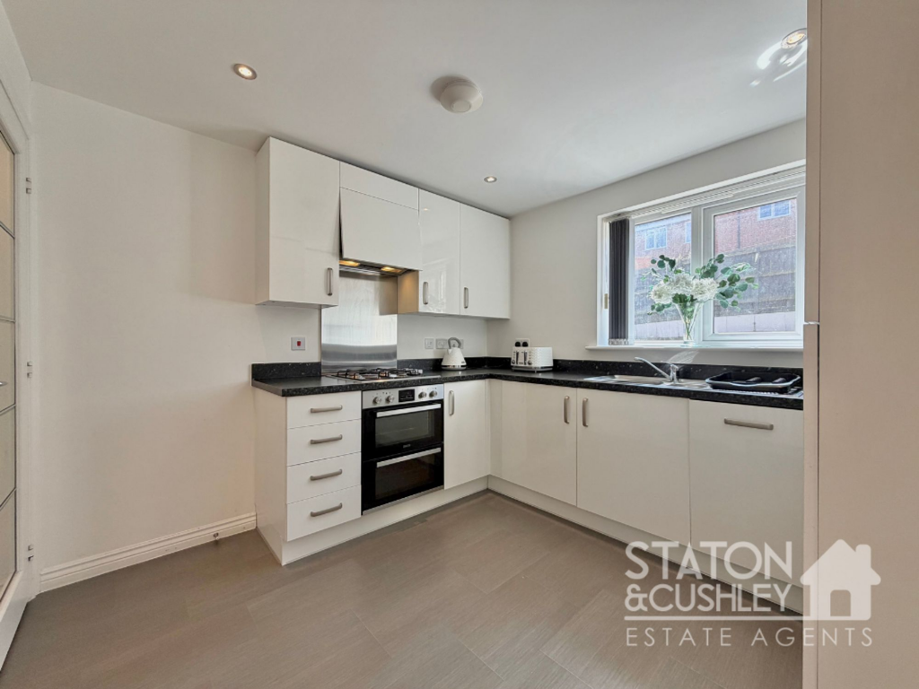 House in Newark and Sherwood, Rainworth - More