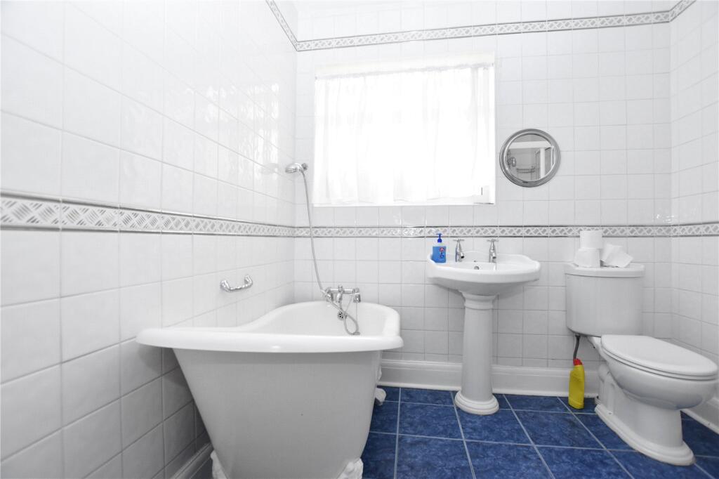 Brampton Road, Bexleyheath, DA7 - More
