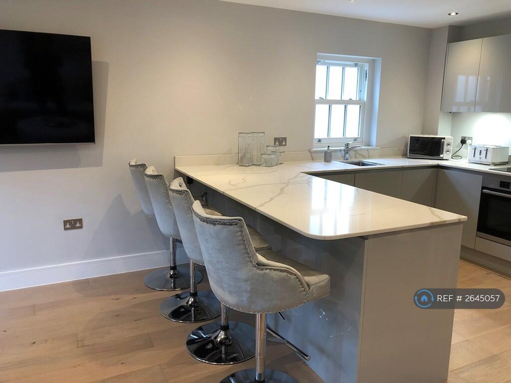Apartment in Chelmsford - View 4