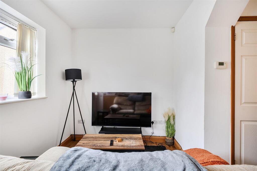 Apartment in Bristol, Southmead - More