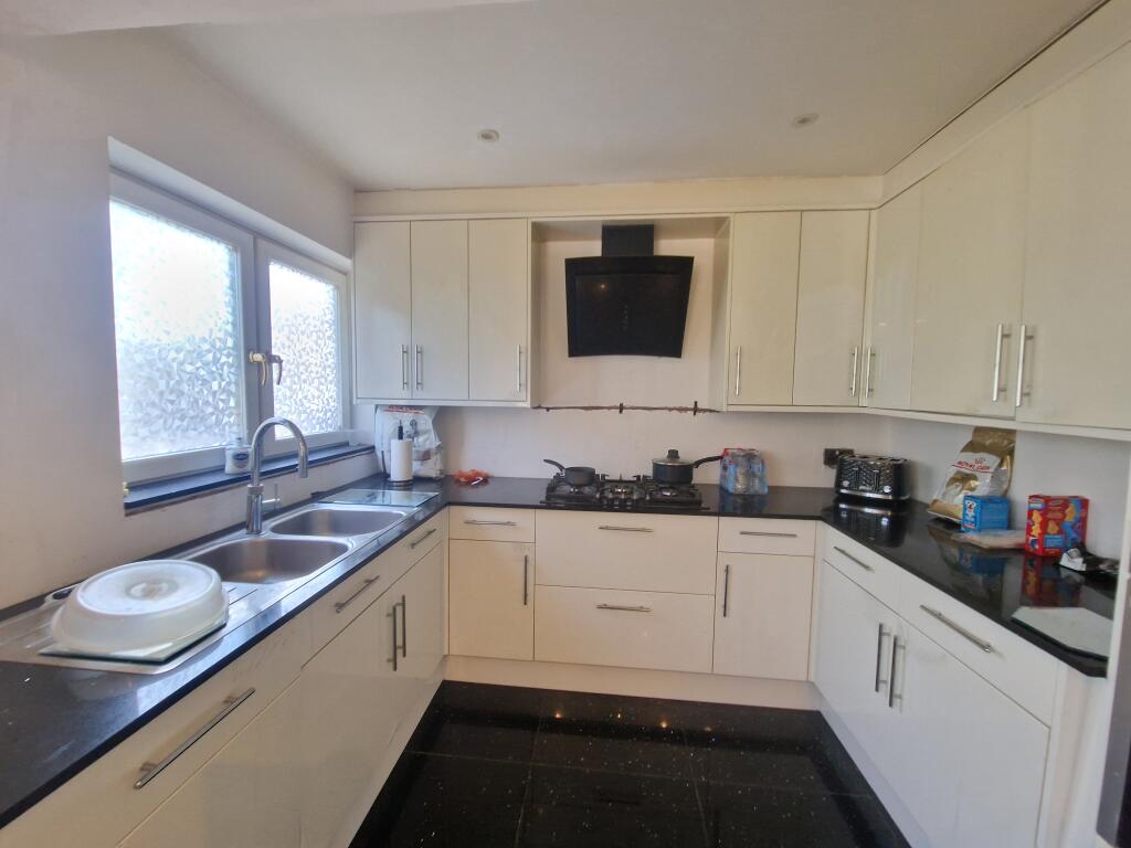 House in London - View 5