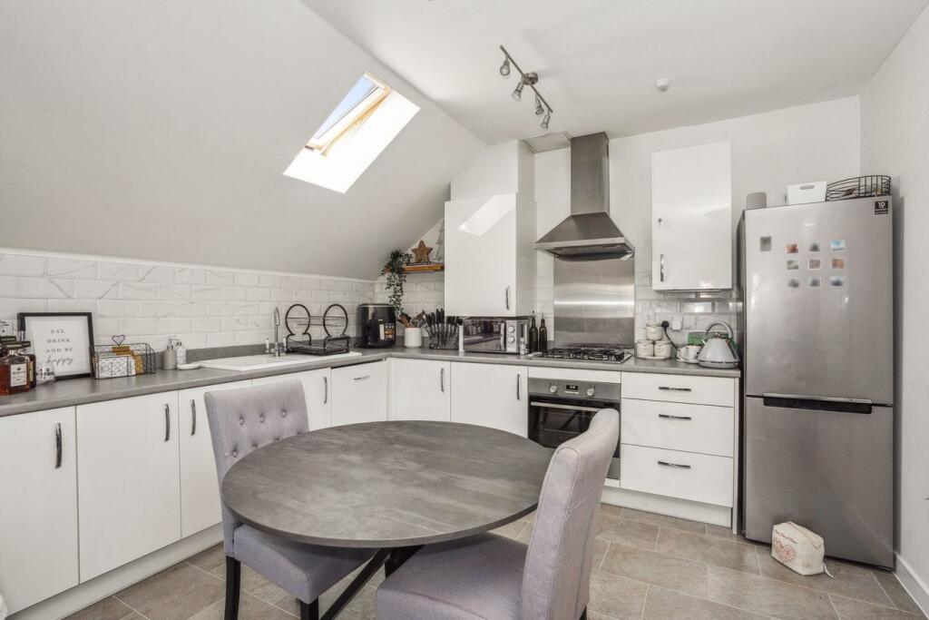 Apartment in Slough - View 3