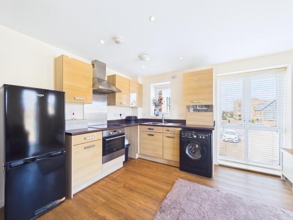 Apartment in Romford - View 5