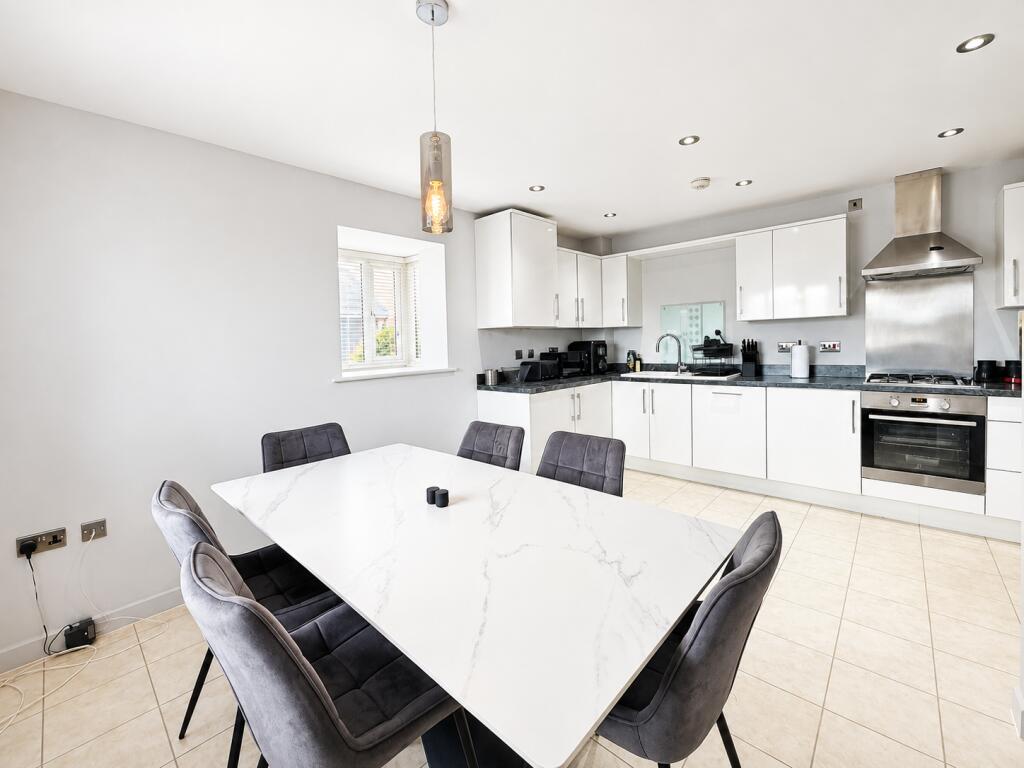 House in Basildon, Essex - View 5