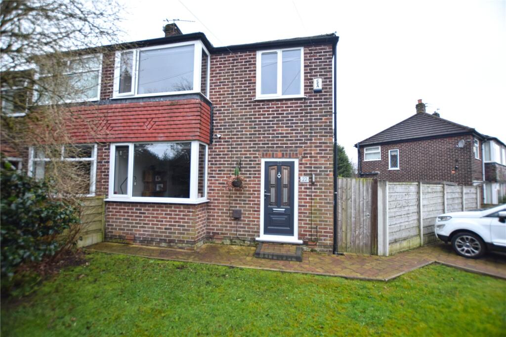 3-bed semi-detached on Ruthin Avenue, Middleton, Manchester, Greater Manchester, M24, £290,000