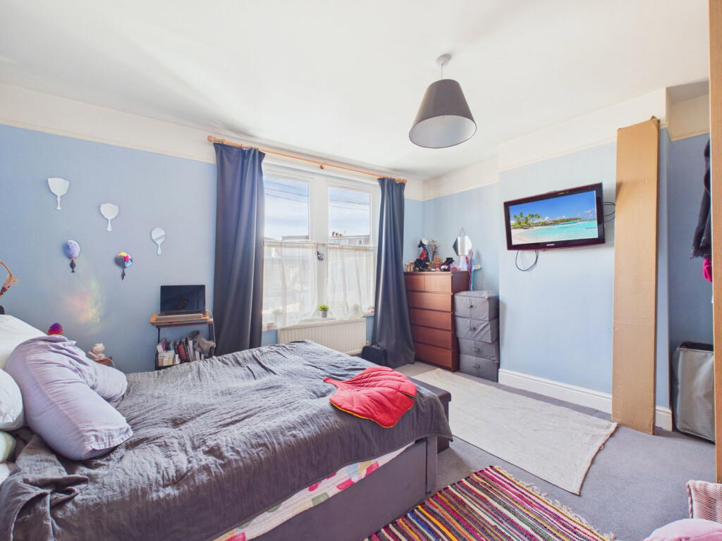 Cambridge Road, Bishopston, BS7 - More