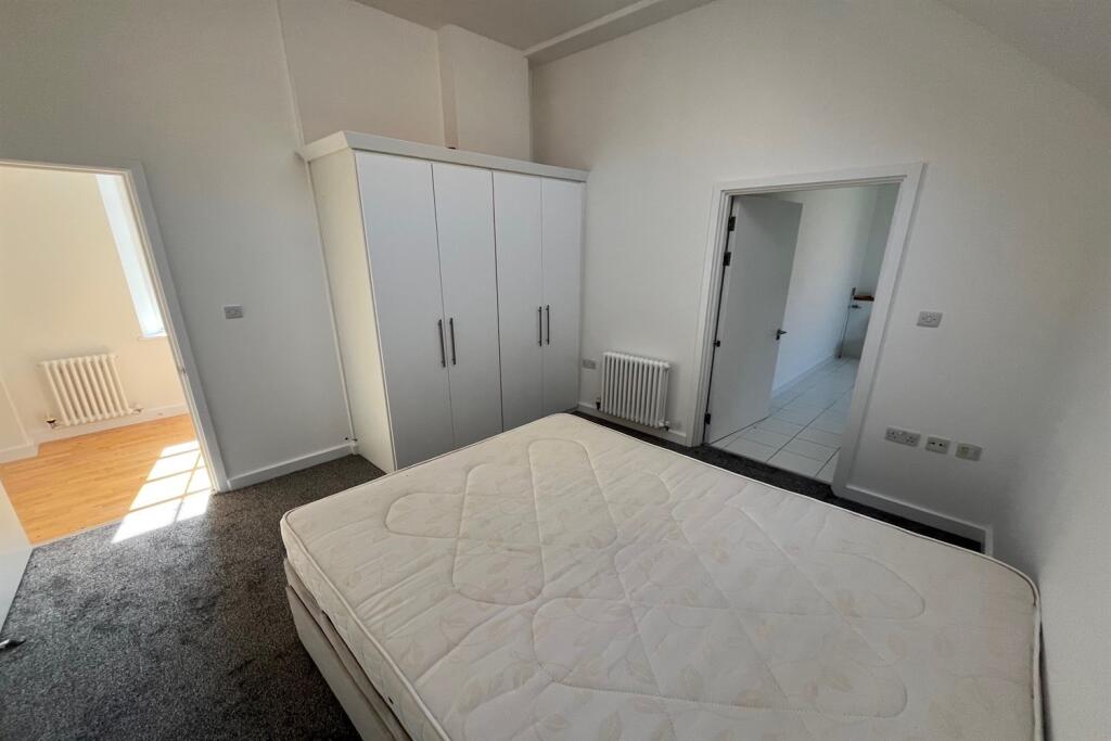 Apartment in London - View 3