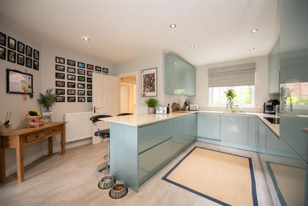 Edison Way, Nottingham - View 4